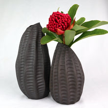 Load image into Gallery viewer, Pod Vase Ceramics Living Green Decor
