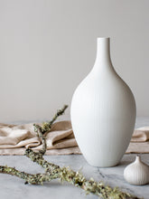 Load image into Gallery viewer, Bene Chalk vases Roshi Ceramics 
