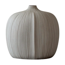 Load image into Gallery viewer, Verti vases Roshi Ceramics Short 
